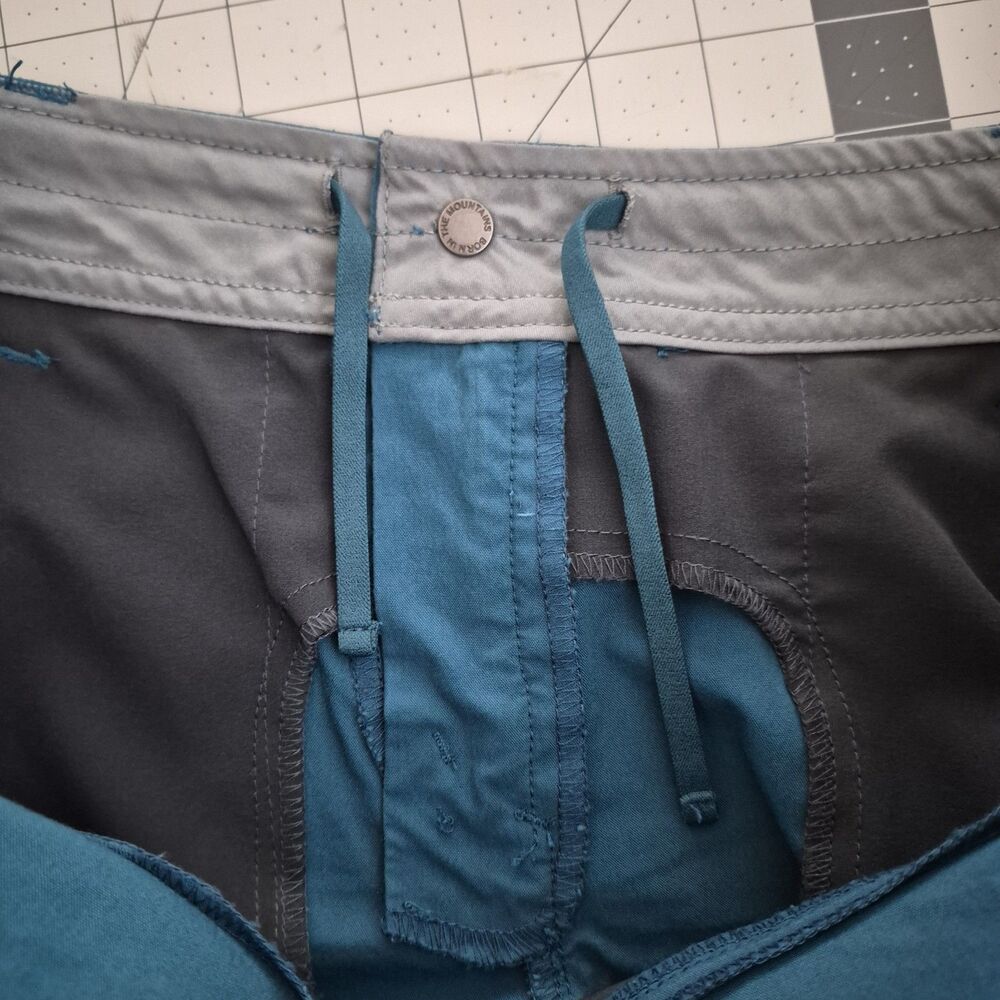 KUHL Spire Women's Hiking Short Size 10 Teal Blue Outdoors Crunchy Granola Walk - Picture 10 of 11